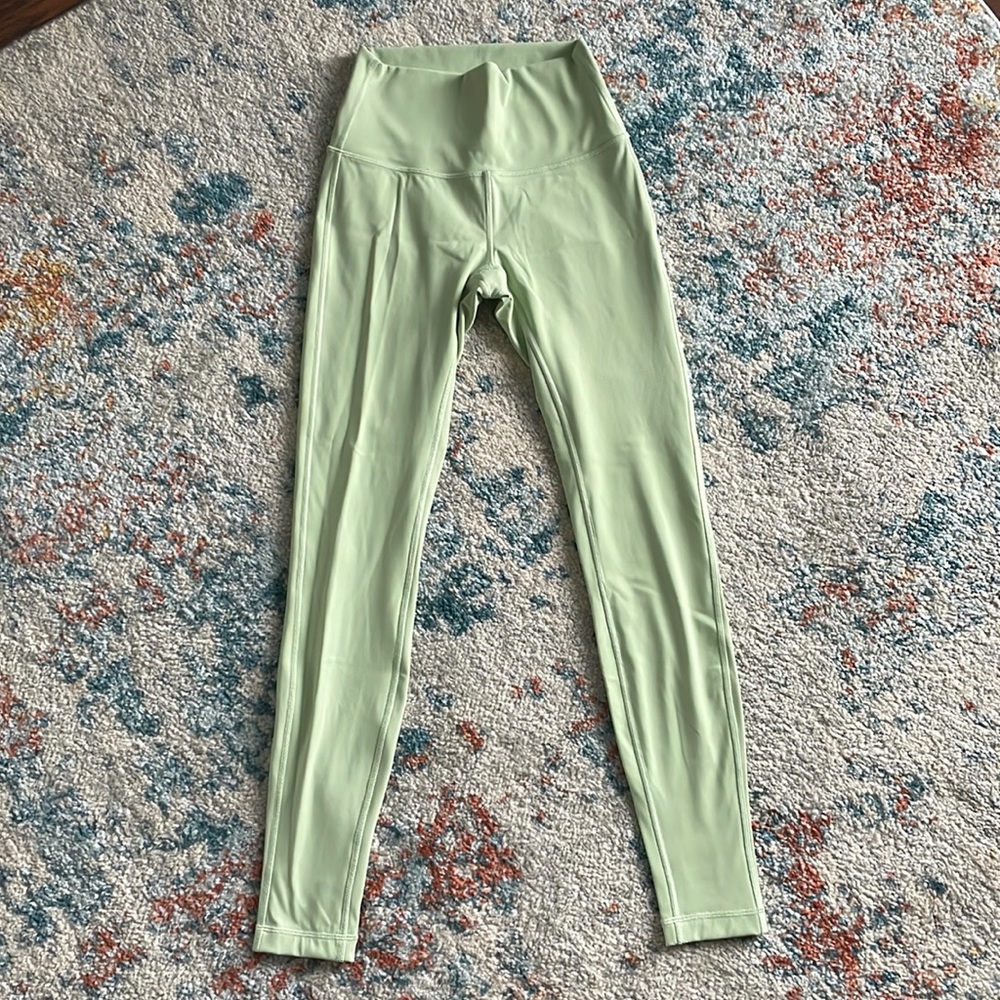 Lululemon wunder under 28”